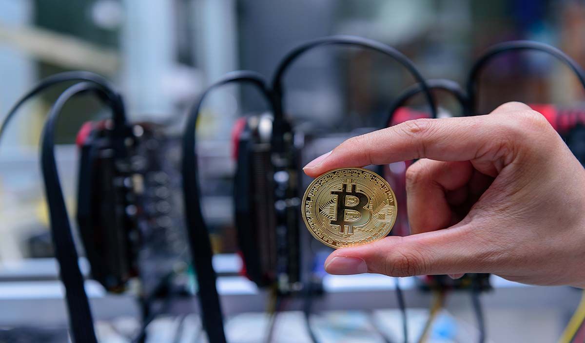 آیا استخراج بیت کوین قانونی است؟
