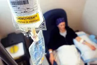سرطان گران شد/ درمان سرطان طبقاتی شده است؟
