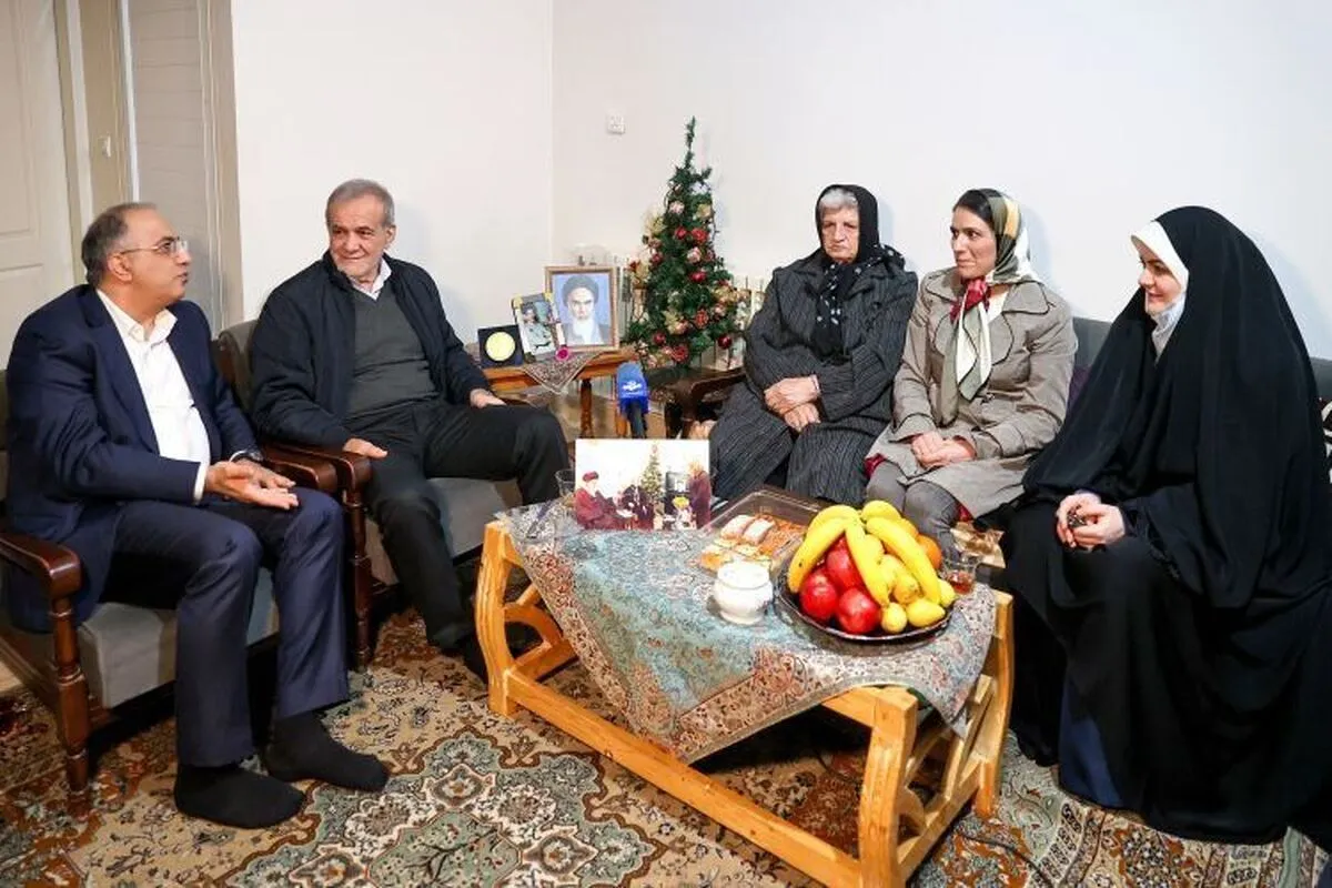 دیدار مسعود پزشکیان با خانواده شهید مسیحی