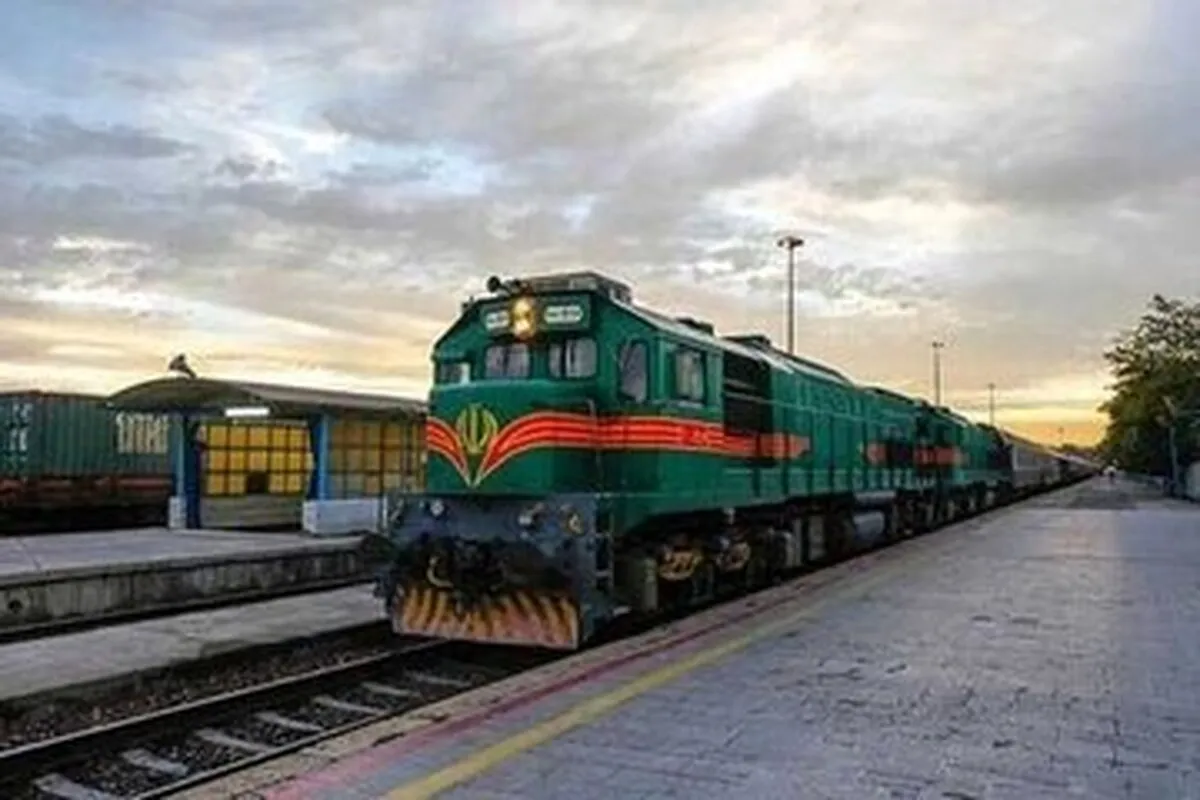خروج قطار از ریل در لرستان/ جزئیات